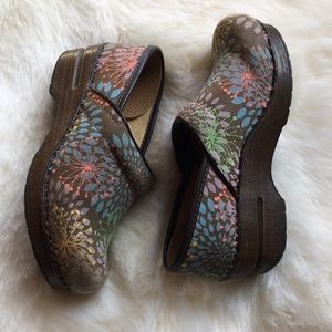 DANSKO VEGAN WOMEN SUPER CUTE COLORFUL SHOE SIZE 36